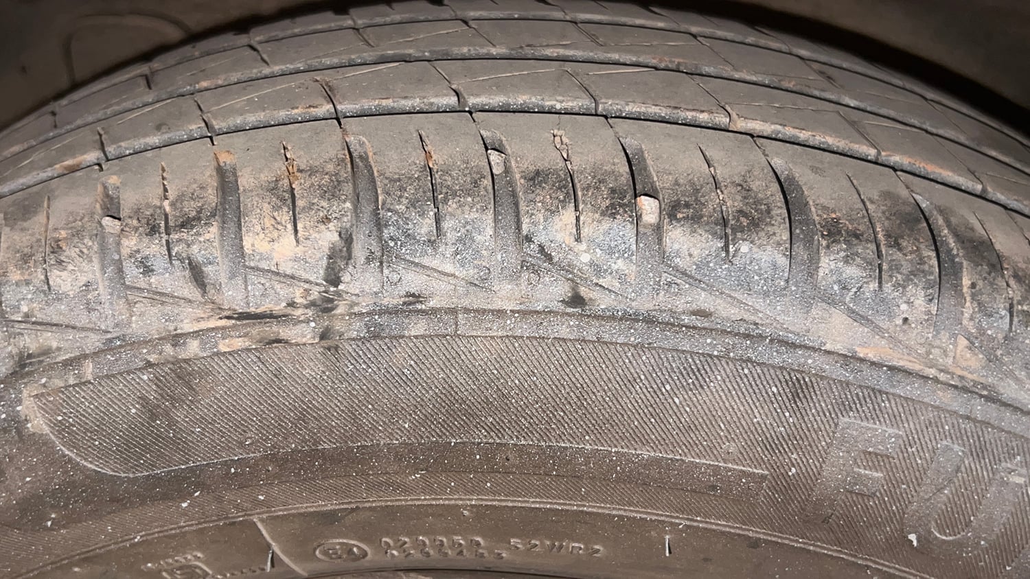 Used 2015 Hyundai Grand i10 Sportz 1.2 Kappa VTVT Petrol Manual tyres RIGHT REAR TYRE TREAD VIEW