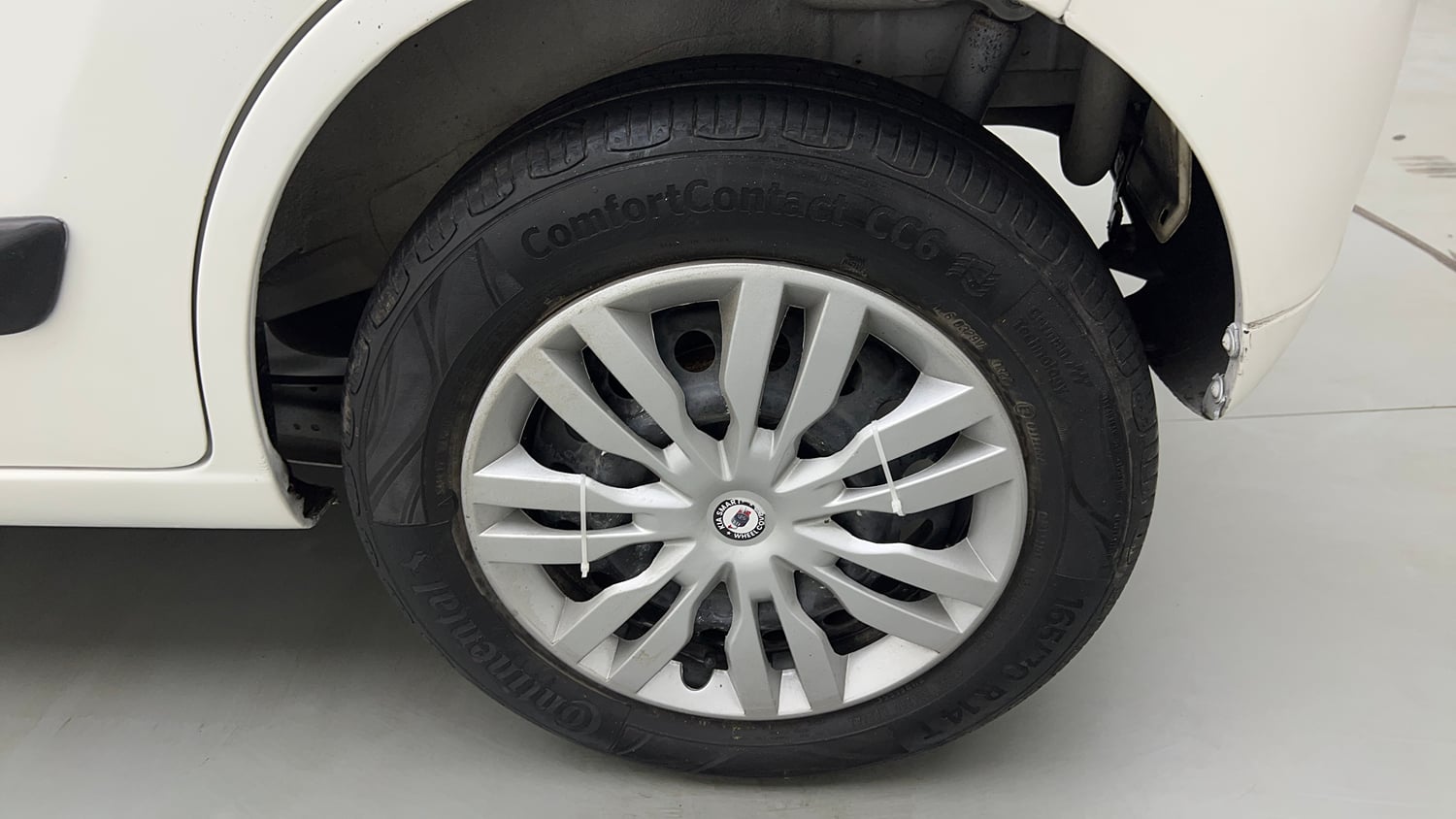 Used 2016 Maruti Suzuki Wagon R 1.0 VXI AMT Petrol Automatic tyres LEFT REAR TYRE RIM VIEW