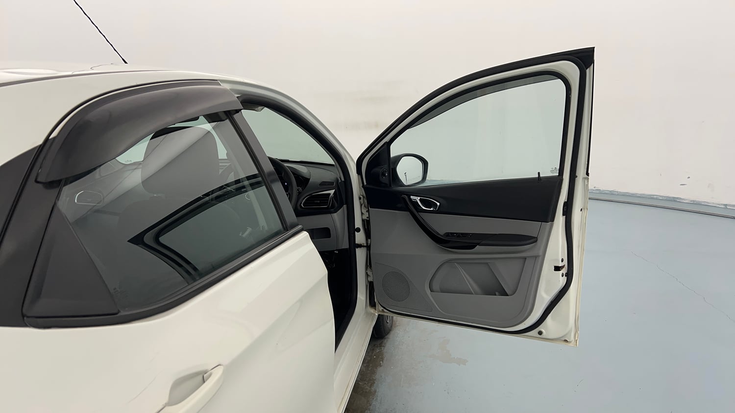 Used 2020 Tata Tiago XZ Plus Petrol Manual interior RIGHT FRONT DOOR OPEN VIEW