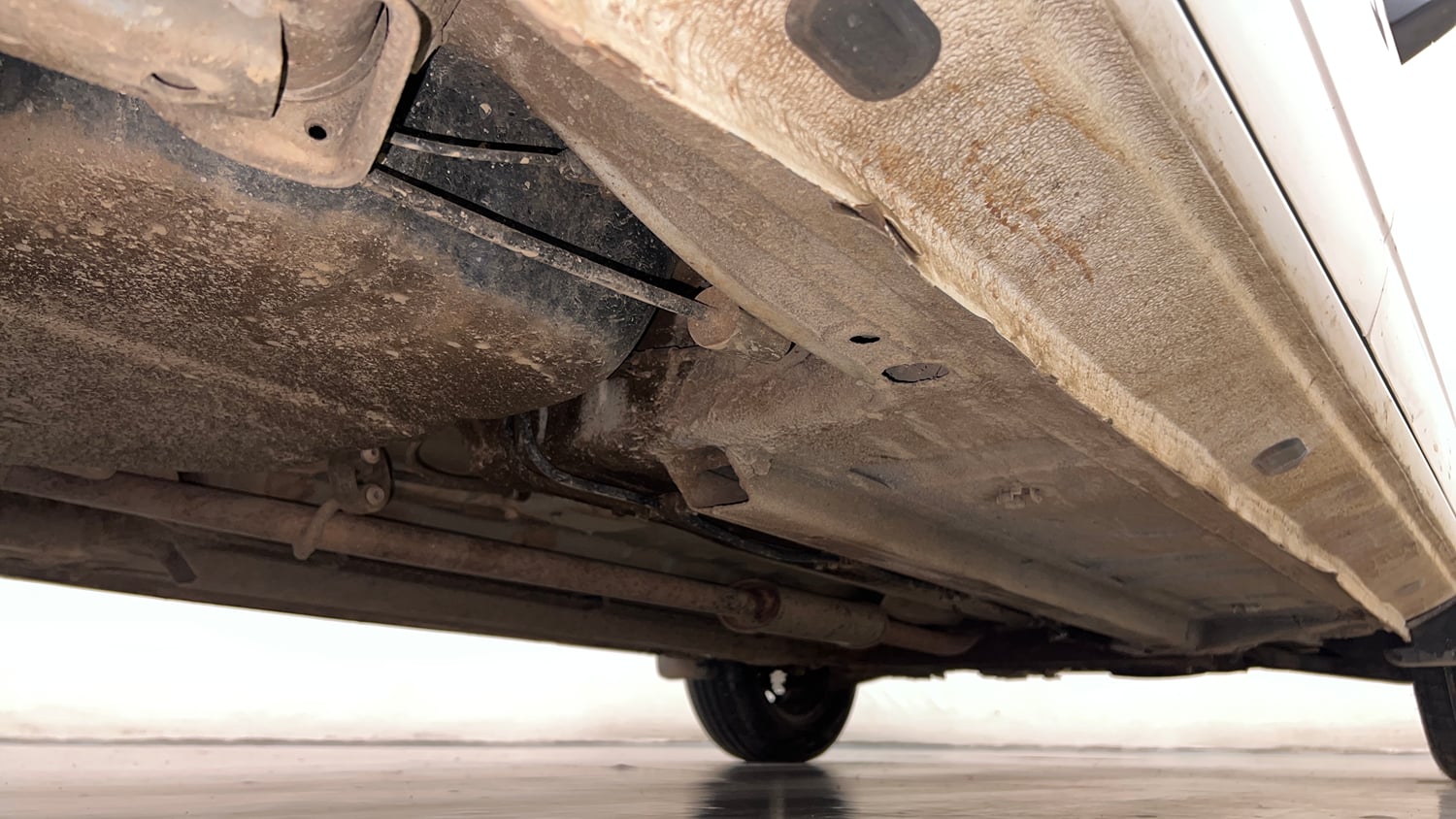 Used 2022 Renault Kwid RXL (O) 0.8 Petrol Manual extra REAR RIGHT UNDERBODY VIEW