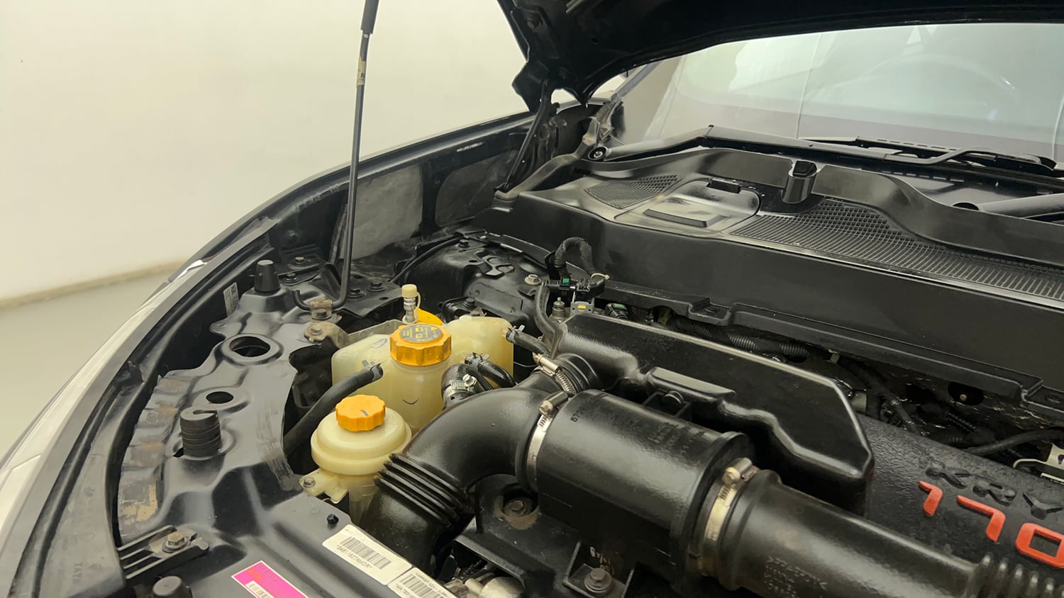 Used 2022 Tata Harrier XZA Plus Dark Edition Diesel Automatic engine ENGINE RIGHT SIDE HINGE & APRON VIEW