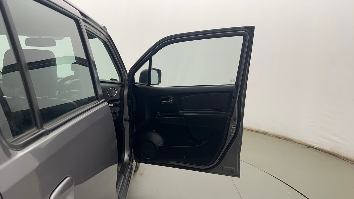 Used 2013 Maruti Suzuki Wagon R Stingray VXi Petrol Manual interior RIGHT FRONT DOOR OPEN VIEW