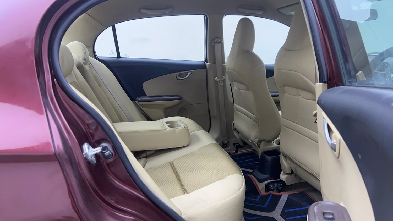 Used 2013 Honda Amaze 1.2 VX i-VTEC Petrol Manual interior RIGHT SIDE REAR DOOR CABIN VIEW