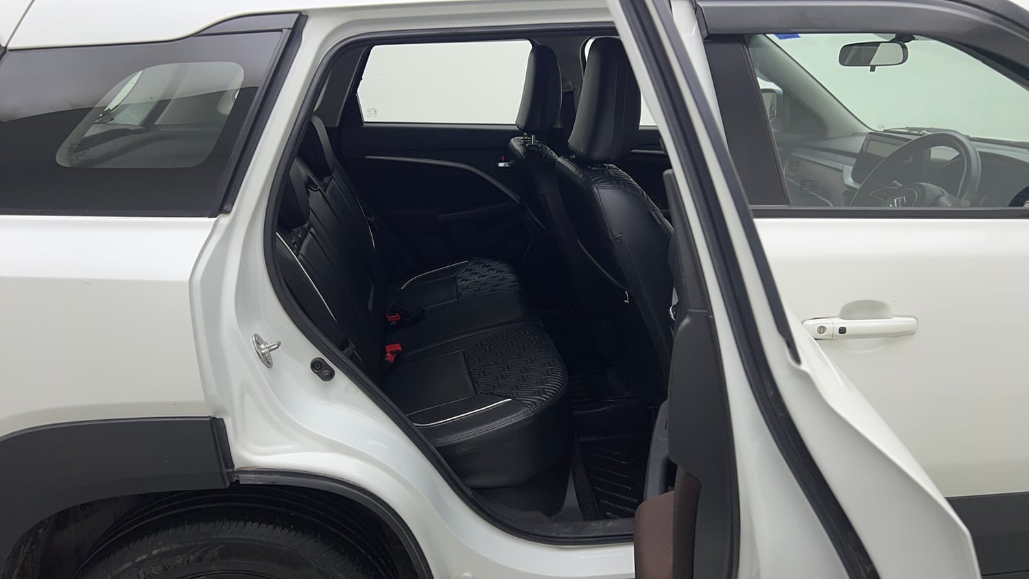 Used 2022 Maruti Suzuki Brezza ZXi Petrol Manual interior RIGHT SIDE REAR DOOR CABIN VIEW
