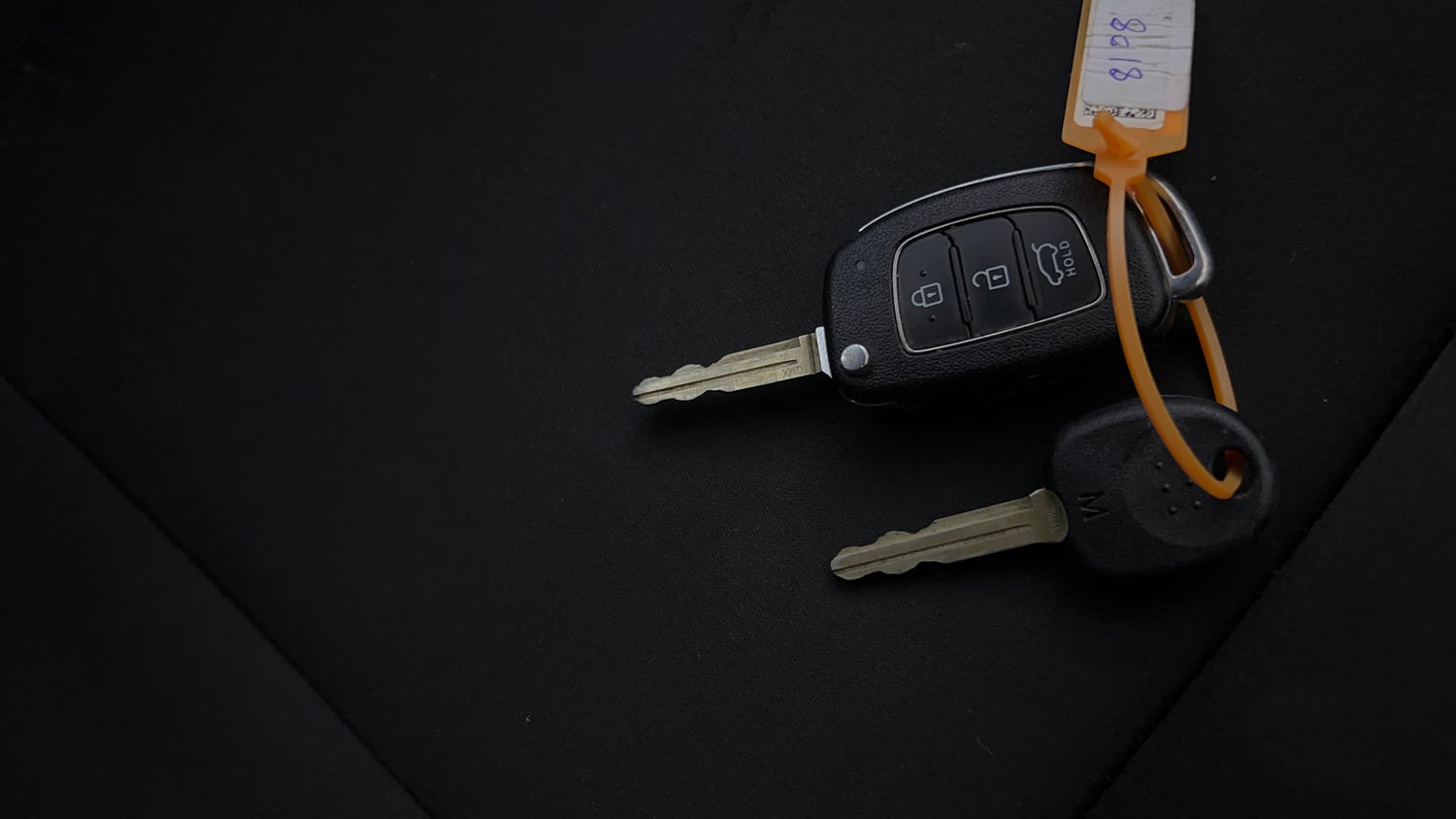 Used 2023 Hyundai i20 Sportz 1.2 IVT Petrol Automatic extra CAR KEY VIEW