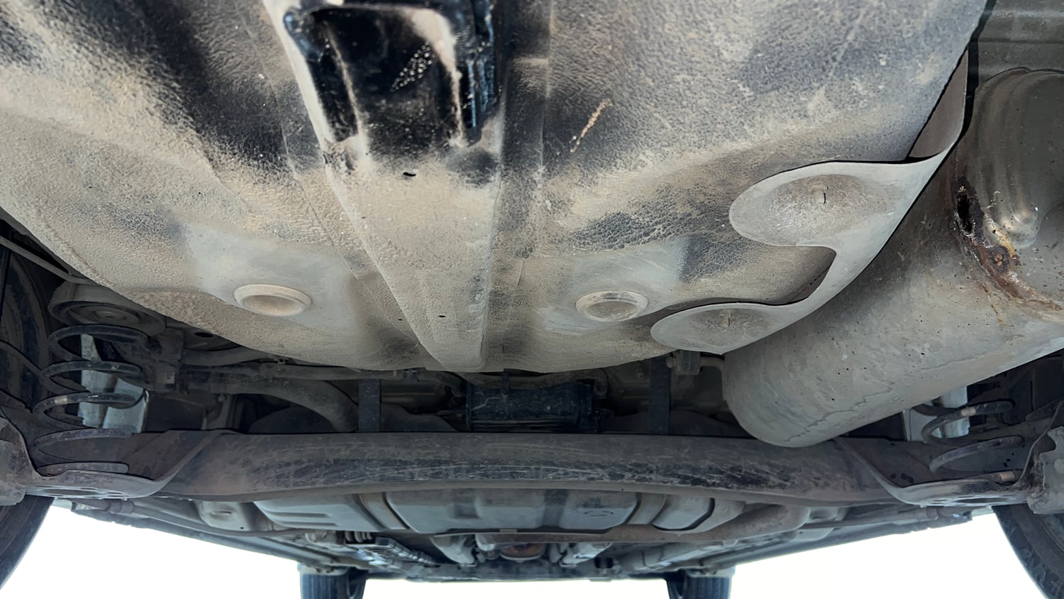 Used 2019 Hyundai Verna EX 1.4 VTVT Petrol Manual extra REAR UNDERBODY VIEW (TAKEN FROM REAR)