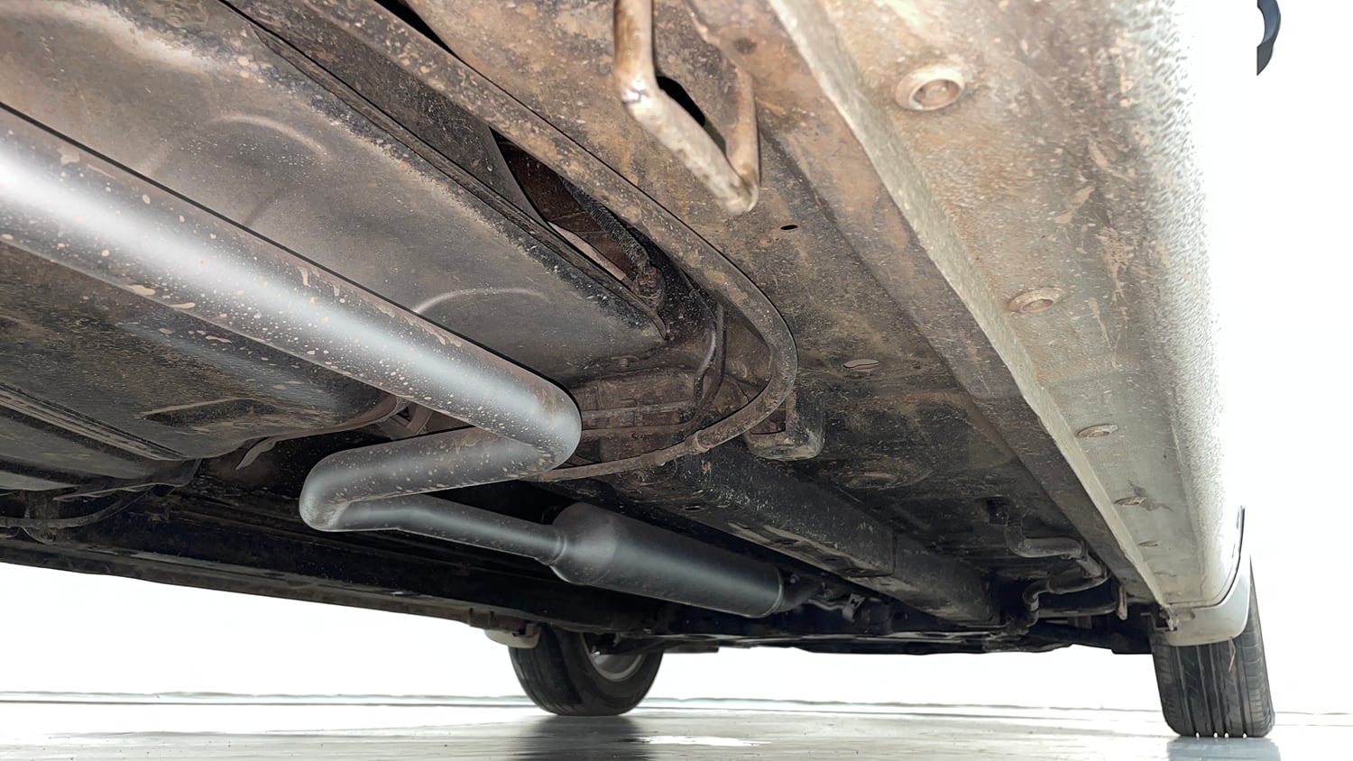 Used 2014 Maruti Suzuki Ertiga ZXi Petrol Manual extra REAR RIGHT UNDERBODY VIEW