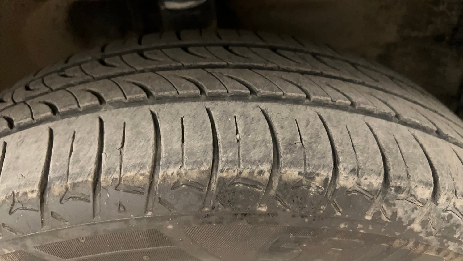 Used 2018 Maruti Suzuki Wagon R VXI Petrol Manual tyres RIGHT FRONT TYRE TREAD VIEW