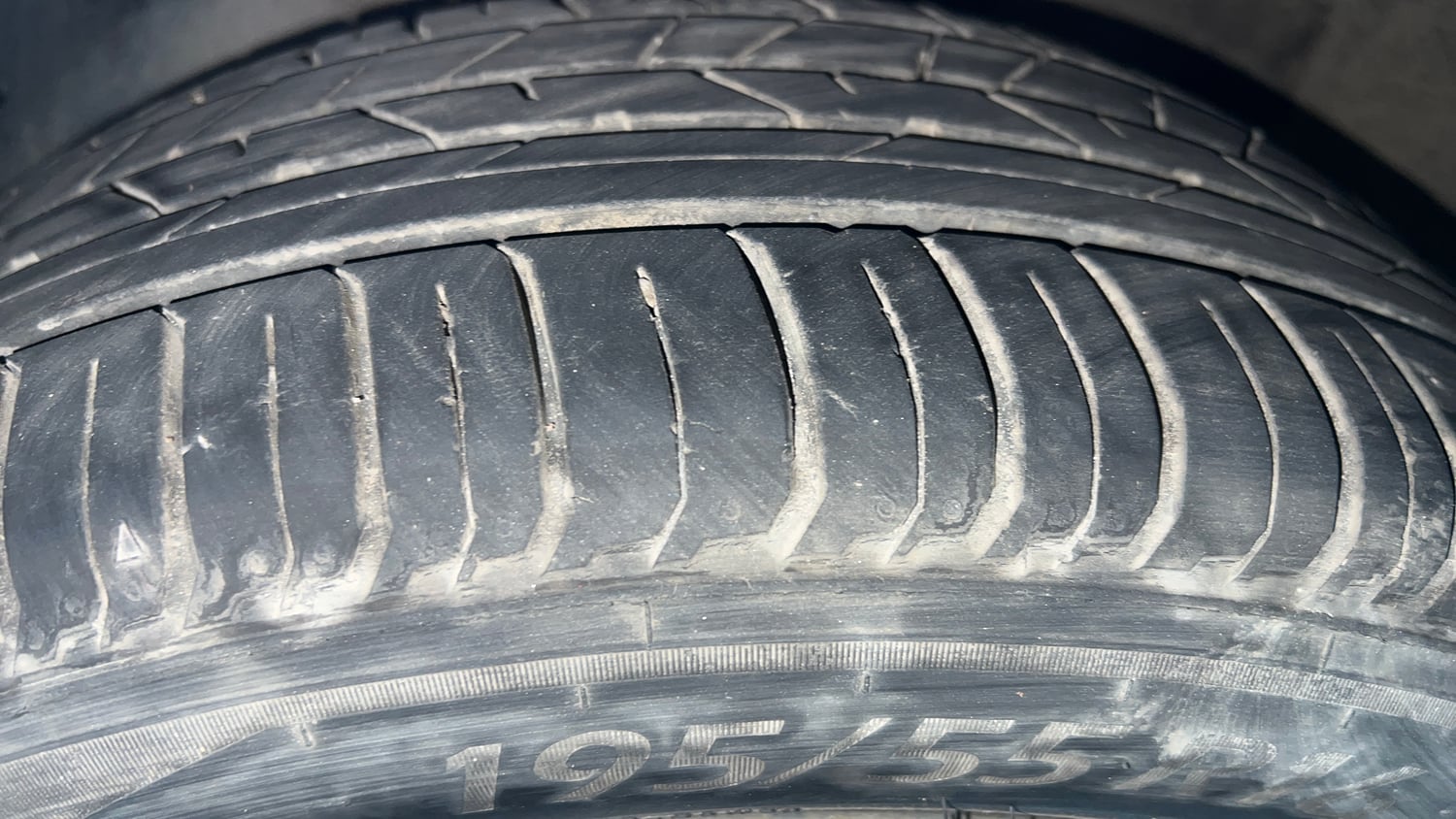Used 2024 Hyundai New i20 Sportz 1.2 MT Petrol Manual tyres LEFT FRONT TYRE TREAD VIEW
