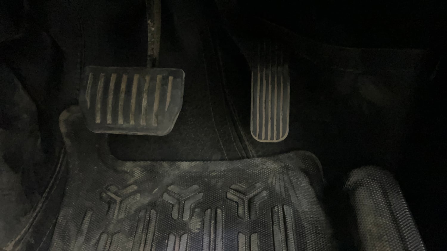 Used 2022 Tata Harrier XZA Plus Dark Edition Diesel Automatic interior PEDALS VIEW