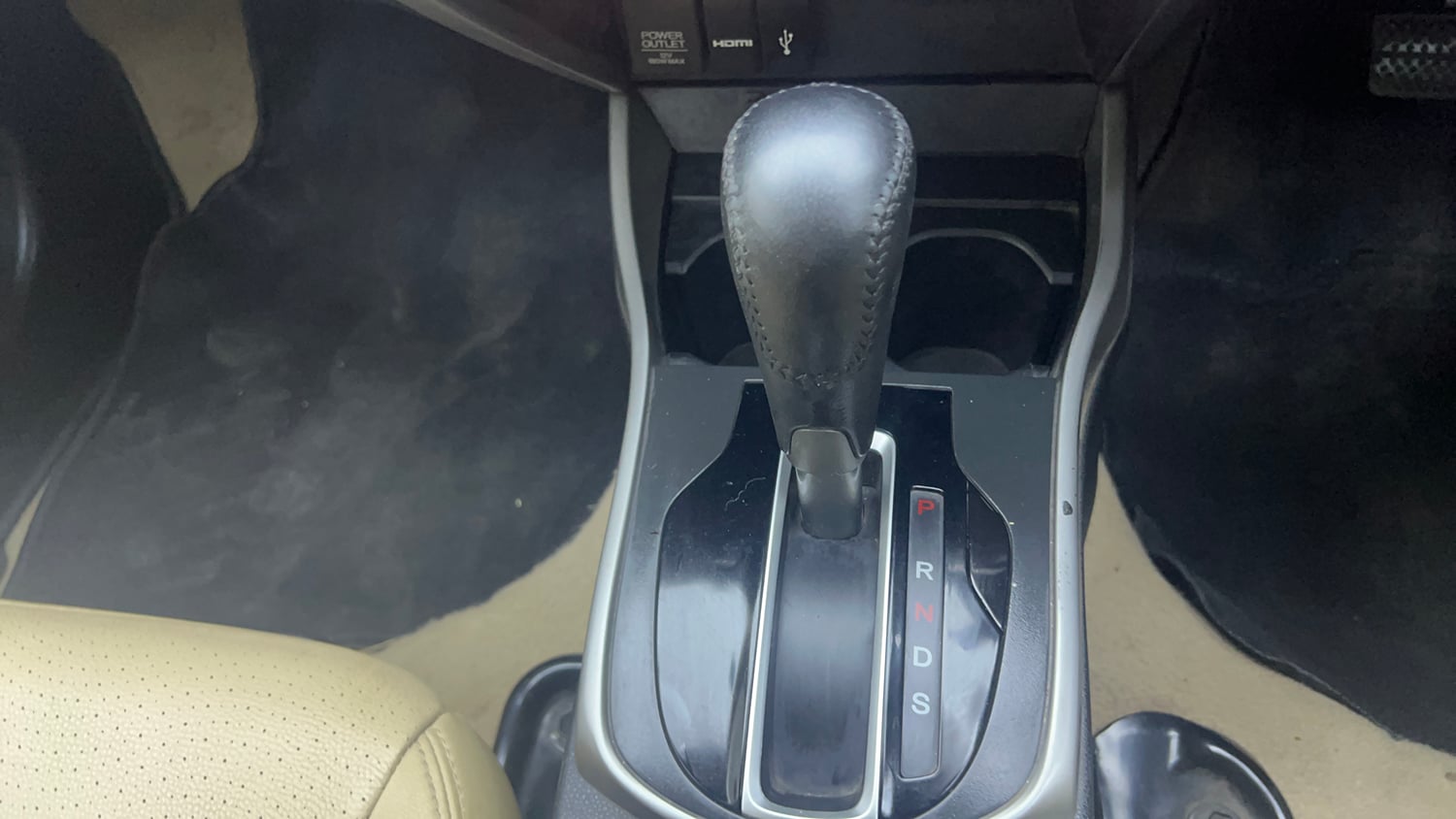 Used 2017 Honda City VX CVT Petrol Petrol Automatic interior GEAR  KNOB VIEW