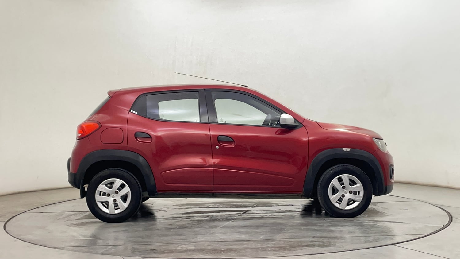 Used 2016 Renault Kwid 1.0 RXT Petrol Manual exterior RIGHT SIDE VIEW