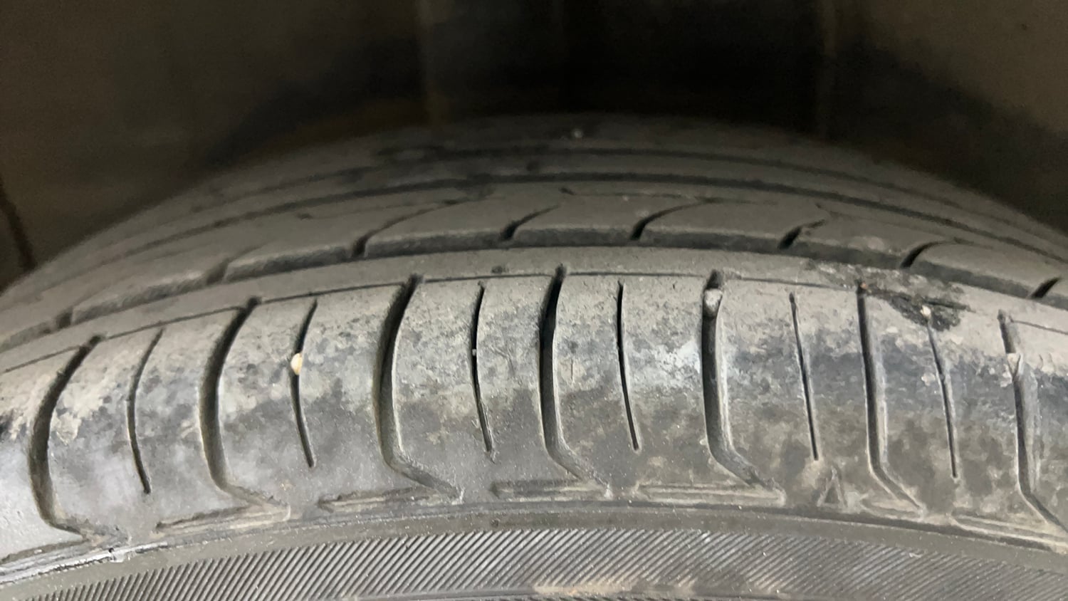 Used 2020 Hyundai Grand i10 Nios Sportz AMT 1.2 Kappa VTVT Petrol Automatic tyres RIGHT REAR TYRE TREAD VIEW