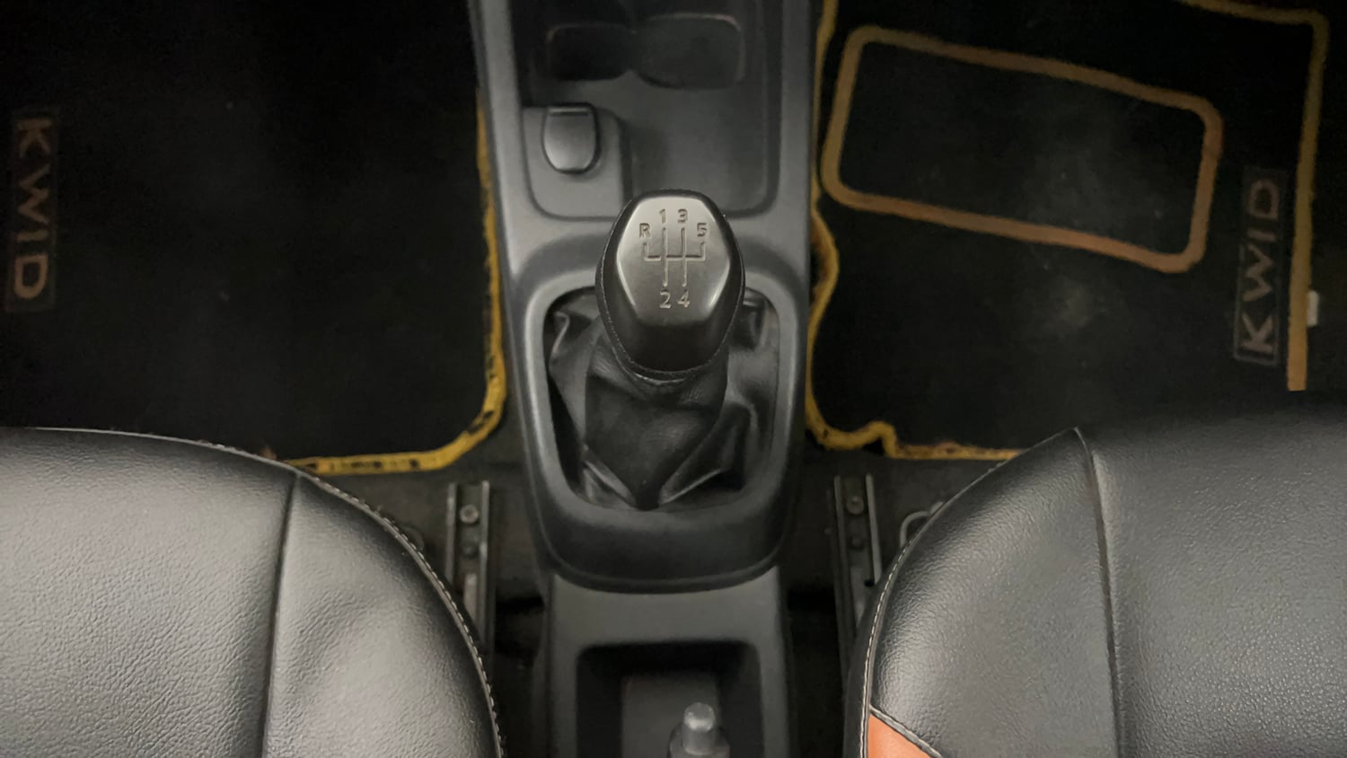 Used 2016 Renault Kwid RXT Petrol Manual interior GEAR  KNOB VIEW