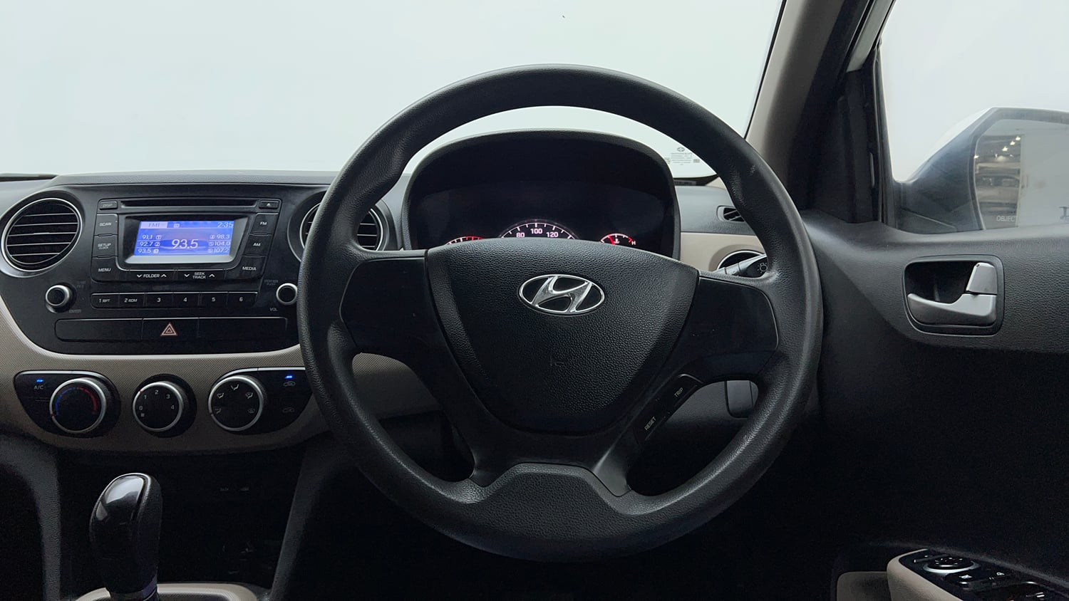 Used 2014 Hyundai Grand i10 Sportz AT 1.2 Kappa VTVT Petrol Automatic interior STEERING VIEW