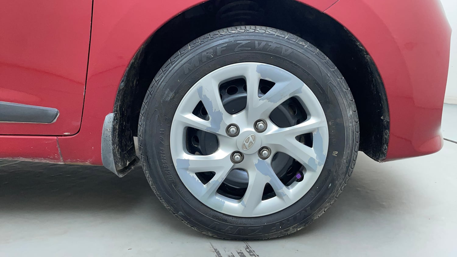 Used 2019 Hyundai Grand i10 Magna 1.2 Kappa VTVT Petrol Manual tyres RIGHT FRONT TYRE RIM VIEW