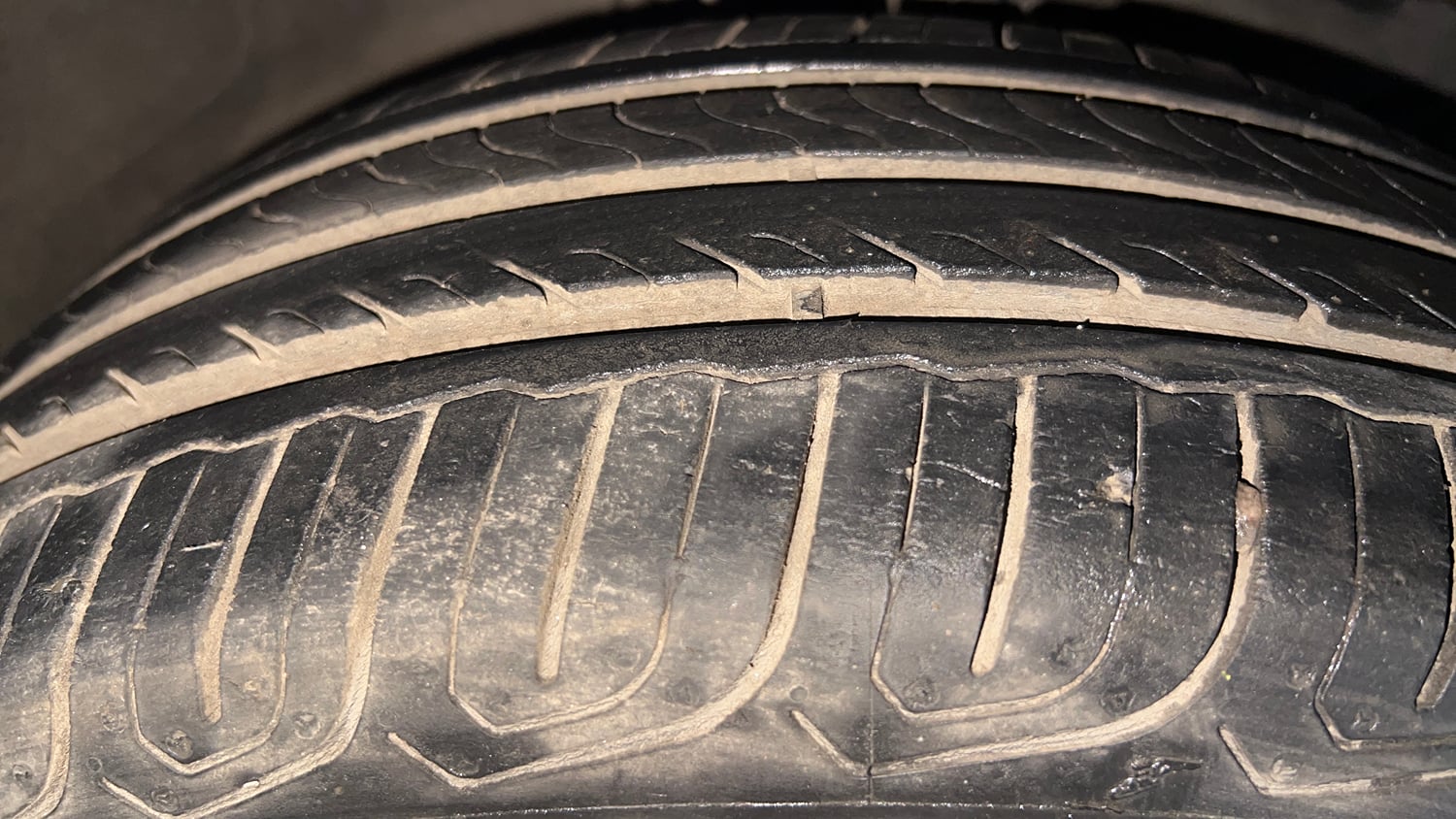 Used 2016 Honda Amaze 1.2 S AT i-VTEC Petrol Automatic tyres RIGHT FRONT TYRE TREAD VIEW
