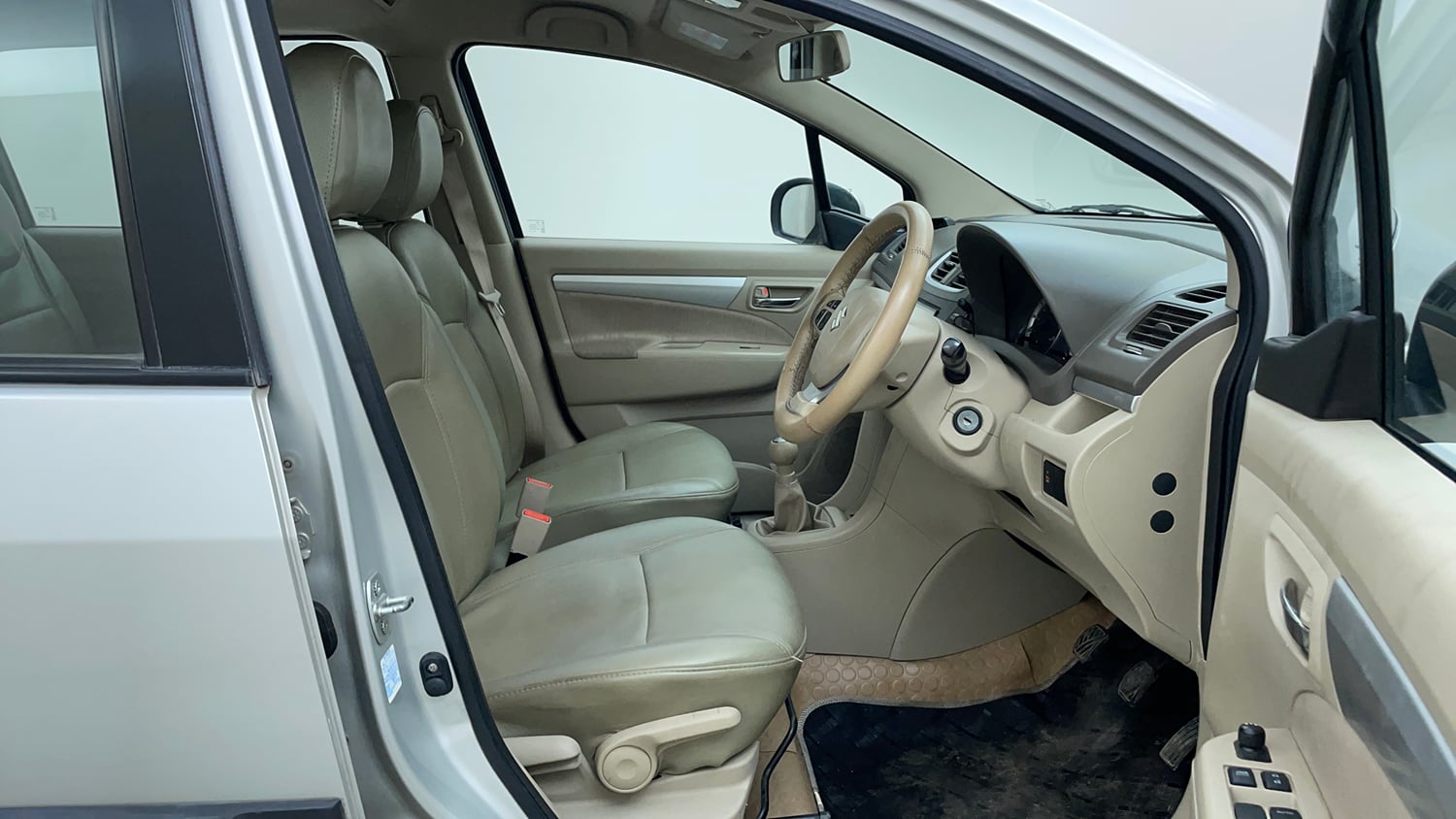 Used 2014 Maruti Suzuki Ertiga ZXi Petrol Manual interior RIGHT SIDE FRONT DOOR CABIN VIEW