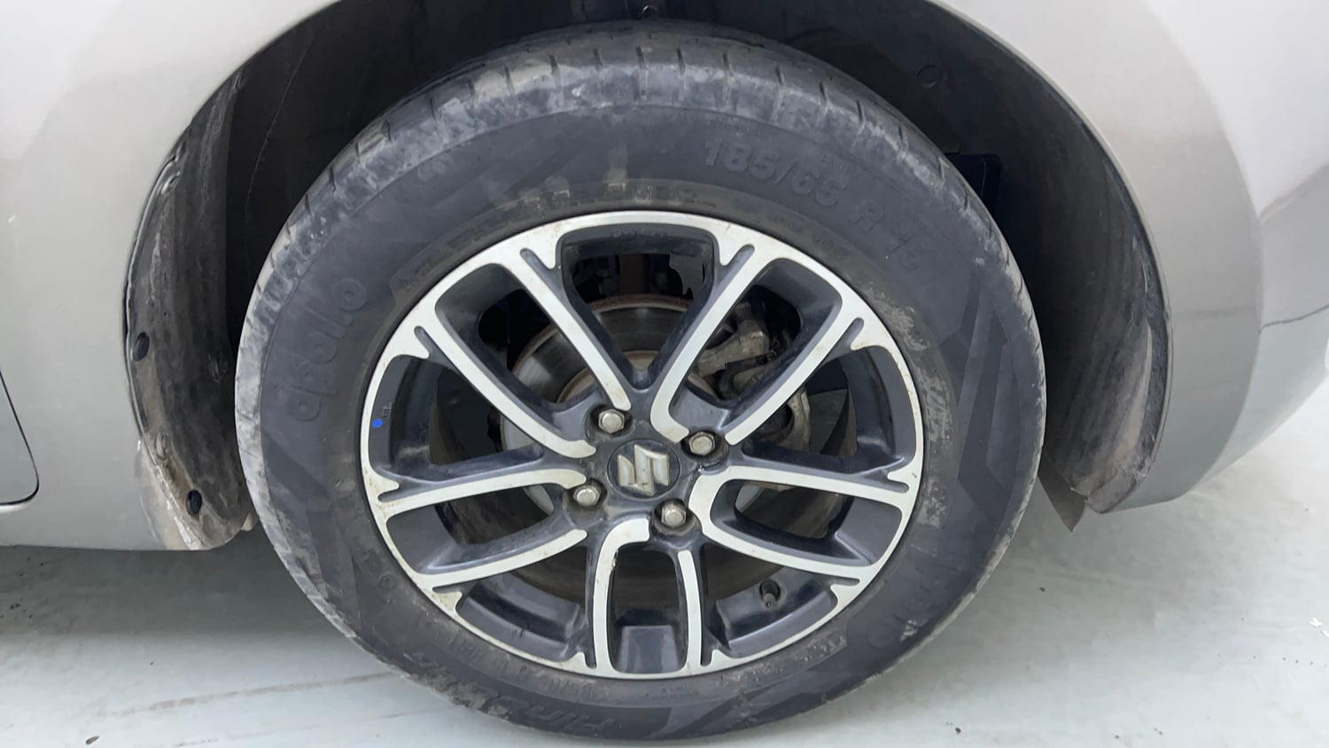 Used 2018 Maruti Suzuki Swift ZXi Plus Petrol Manual tyres RIGHT FRONT TYRE RIM VIEW
