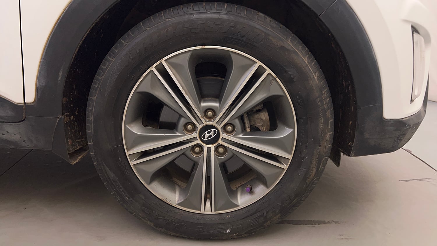 Used 2017 Hyundai Creta SX Plus 1.6 AT Petrol Petrol Automatic tyres RIGHT FRONT TYRE RIM VIEW