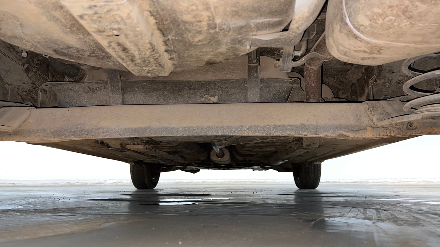 Used 2014 Hyundai Grand i10 Sportz AT 1.2 Kappa VTVT Petrol Automatic extra REAR UNDERBODY VIEW (TAKEN FROM REAR)