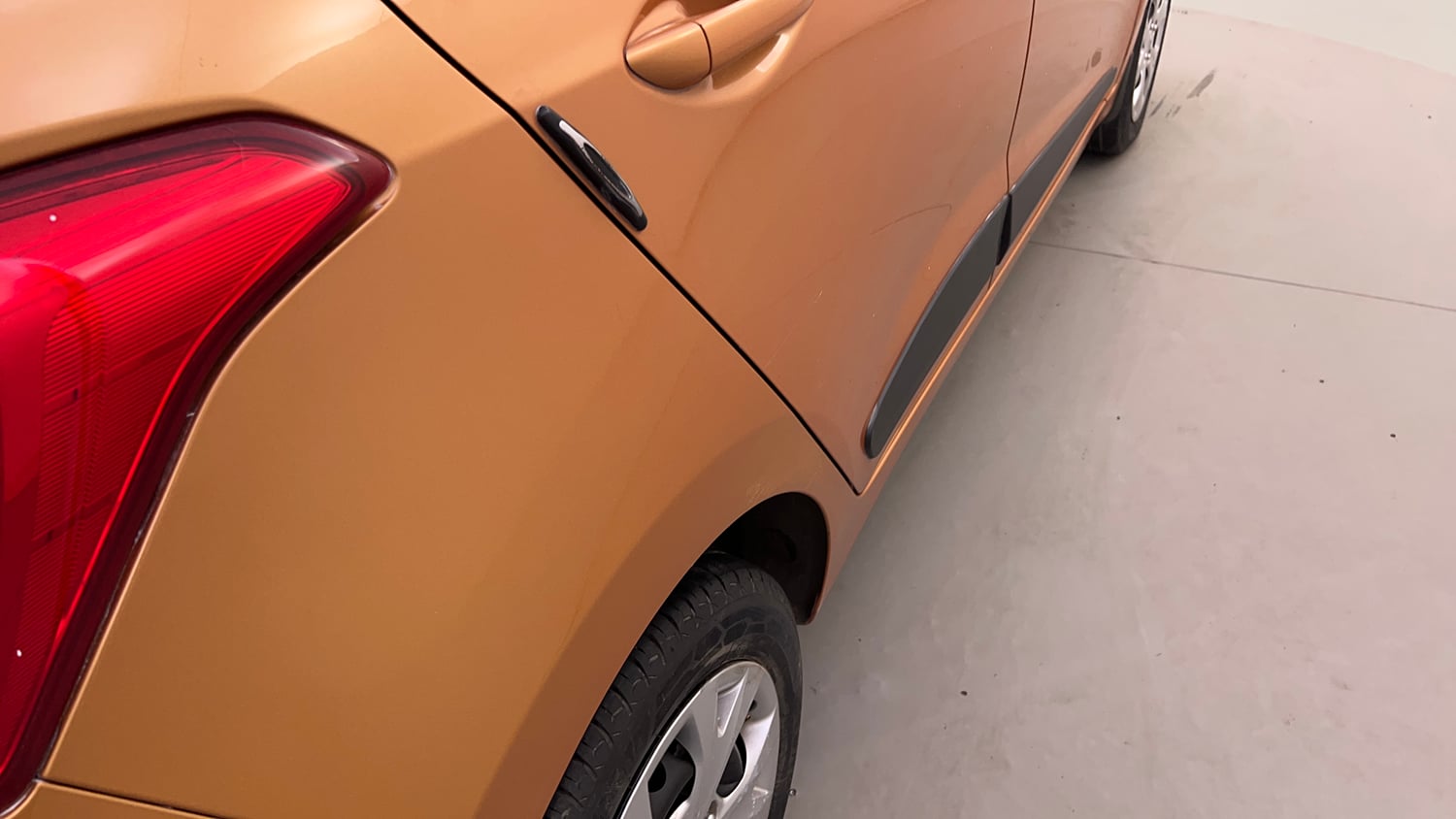 Used 2016 Hyundai Grand i10 Sportz 1.2 Kappa VTVT Petrol Manual dents MINOR SCRATCH