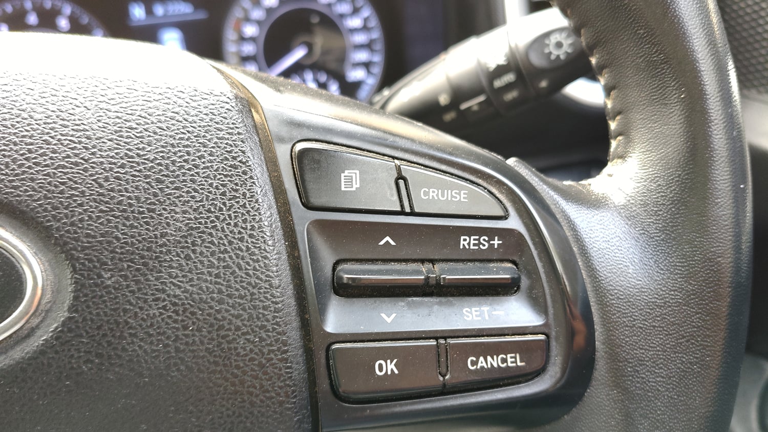 Used 2022 Hyundai Venue SX 1.0 Turbo Petrol Manual top_features Cruise control