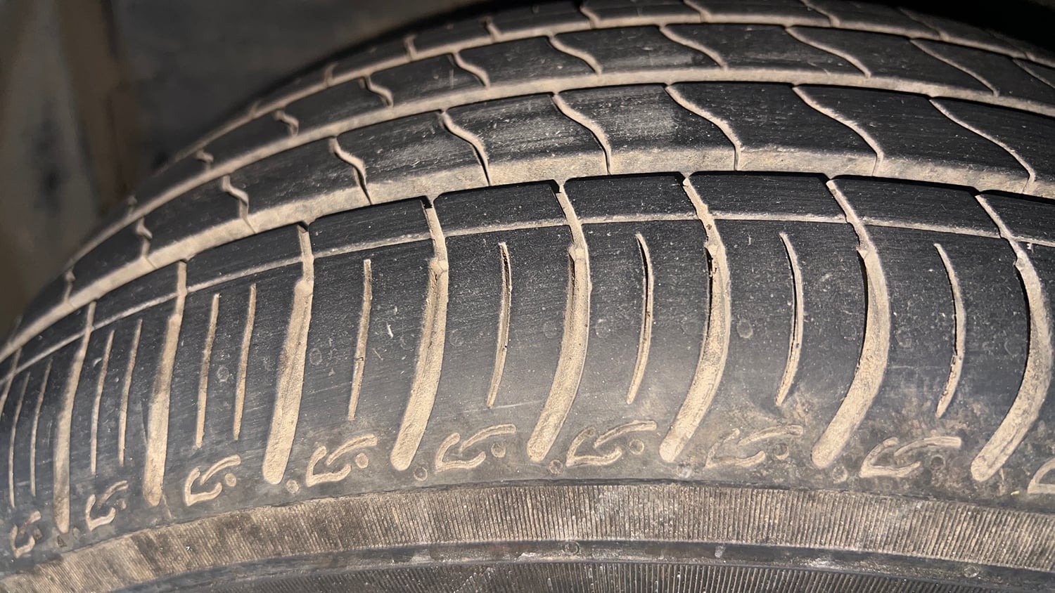 Used 2016 Honda Amaze 1.2 S i-VTEC Petrol Manual tyres LEFT FRONT TYRE TREAD VIEW