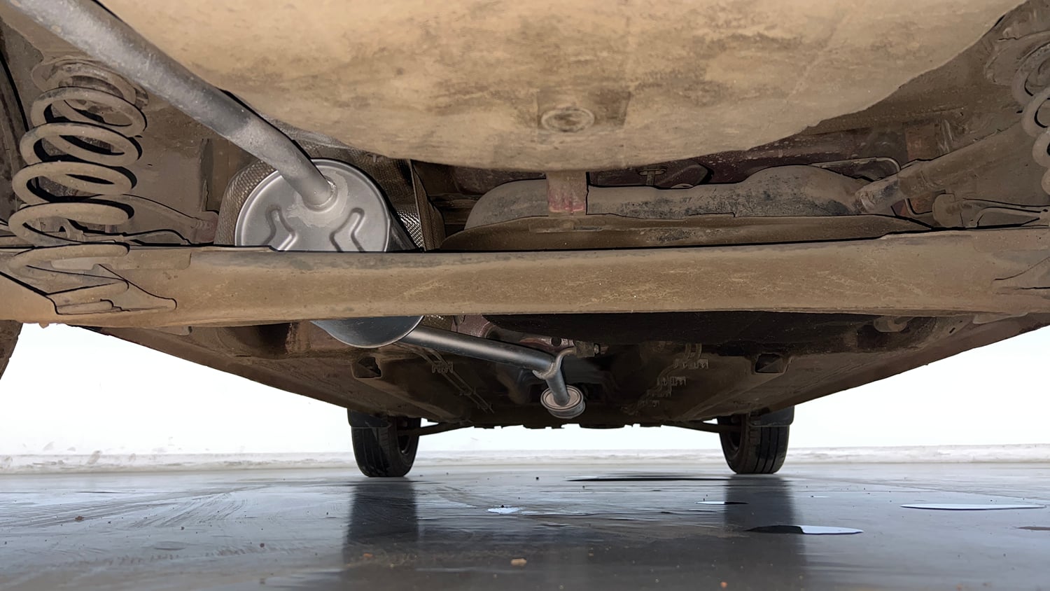 Used 2022 Renault Kwid RXT 1.0 AMT Petrol Automatic extra REAR UNDERBODY VIEW (TAKEN FROM REAR)