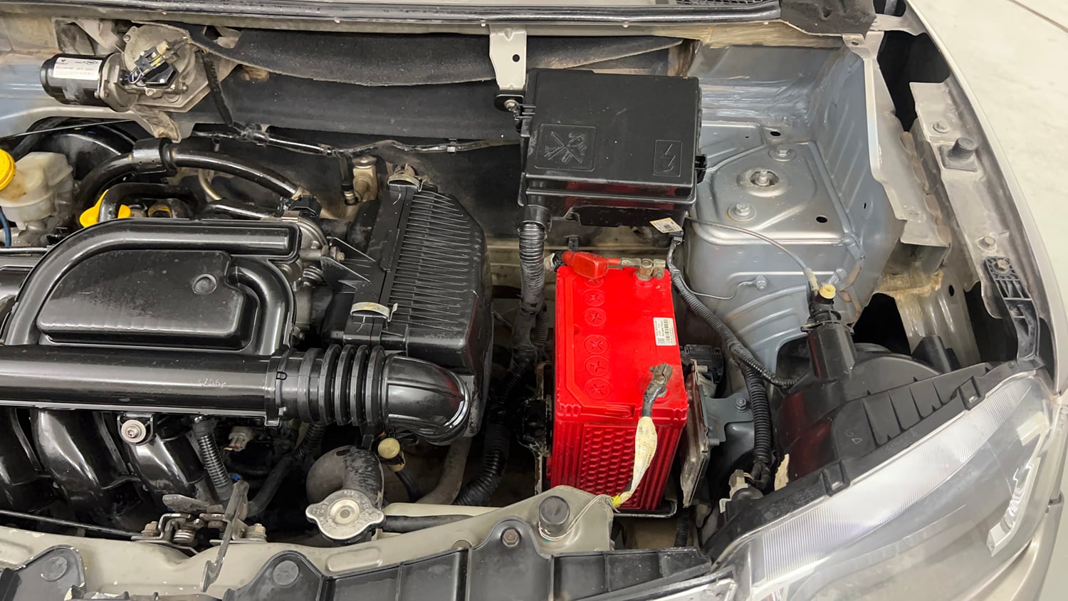 Used 2017 Renault Kwid CLIMBER 1.0 Petrol Manual engine ENGINE LEFT SIDE VIEW