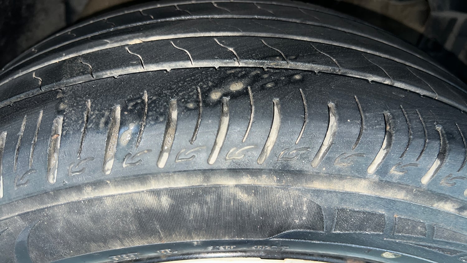 Used 2020 maruti-suzuki Vitara Brezza VXi Petrol Manual tyres RIGHT FRONT TYRE TREAD VIEW