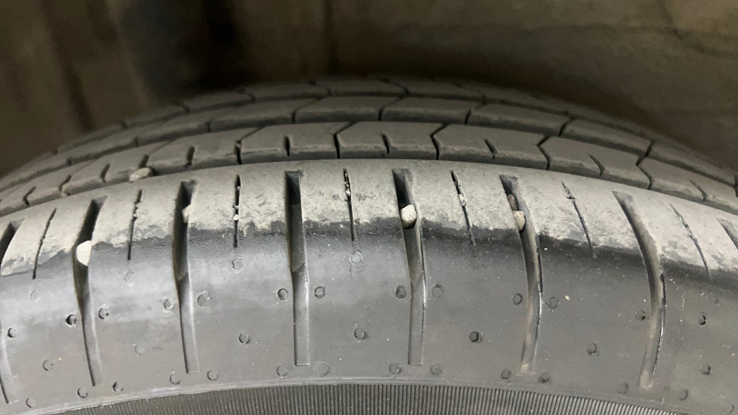 Used 2021 Maruti Suzuki Ignis Sigma 1.2 MT Petrol Manual tyres RIGHT REAR TYRE TREAD VIEW