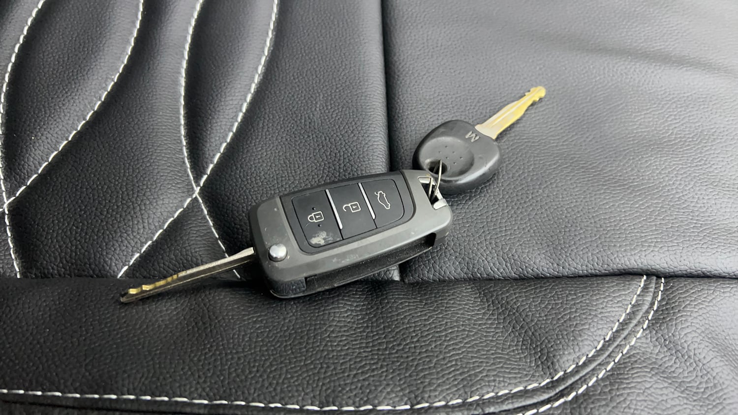 Used 2020 Hyundai Santro Asta Petrol Manual extra CAR KEY VIEW