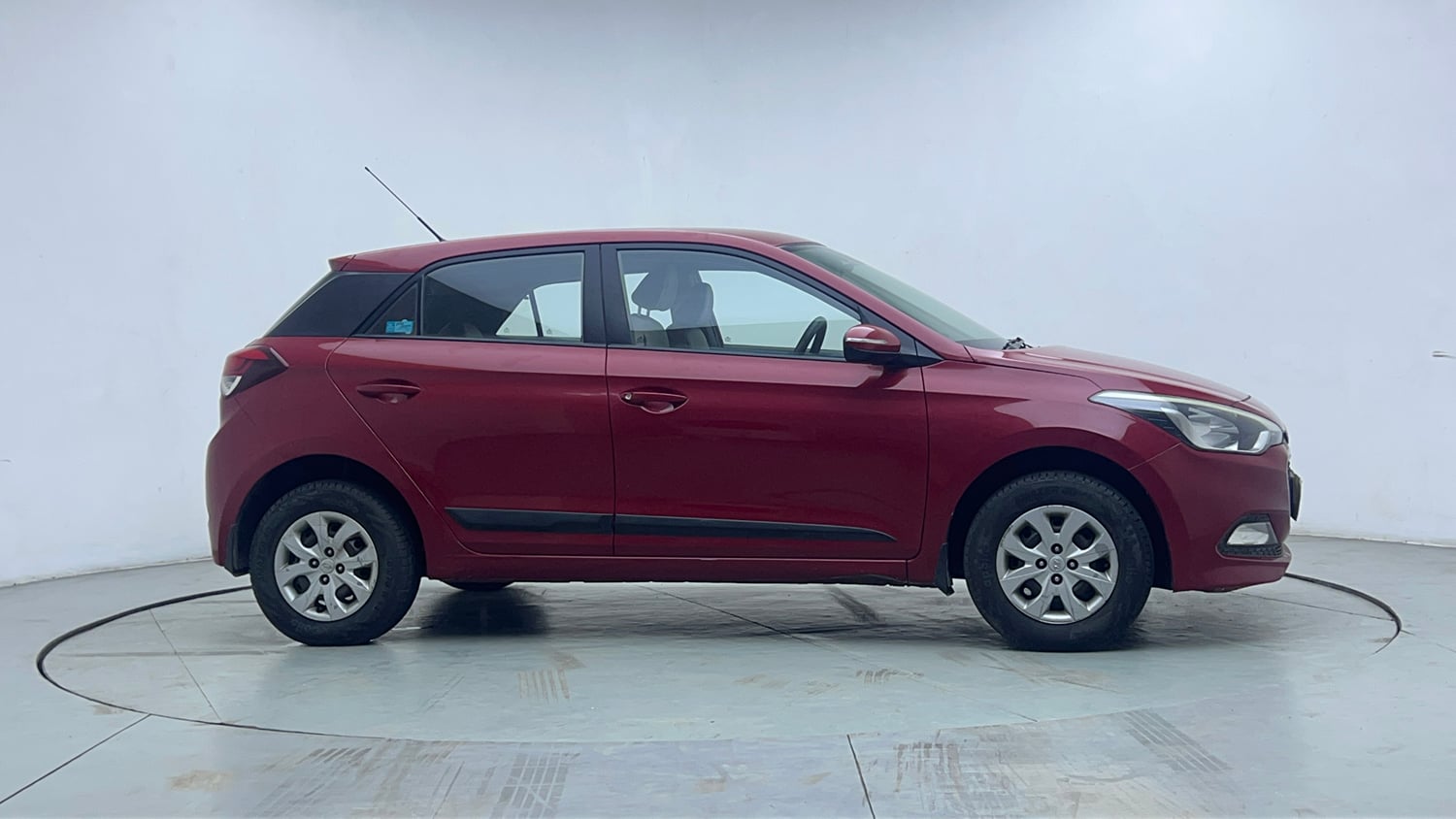 Used 2015 Hyundai Elite i20 Sportz 1.2 Petrol Manual exterior RIGHT SIDE VIEW