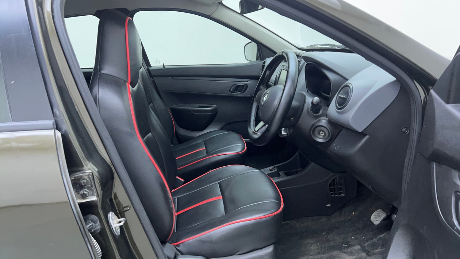 Used 2018 Renault Kwid 1.0 RXT AMT Opt Petrol Automatic interior RIGHT SIDE FRONT DOOR CABIN VIEW