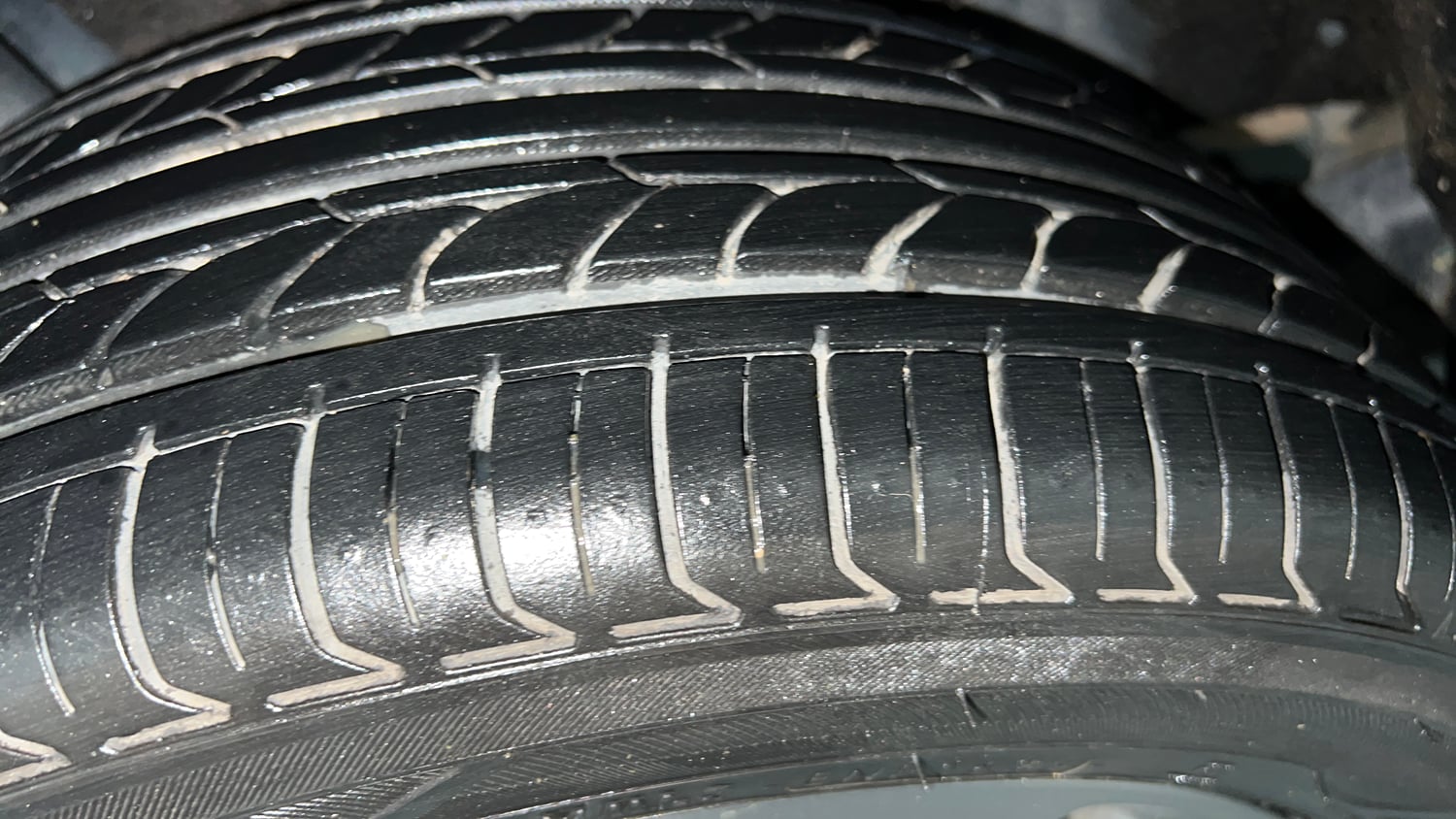 Used 2018 Maruti Suzuki Baleno Zeta 1.2 Petrol Manual tyres RIGHT REAR TYRE TREAD VIEW