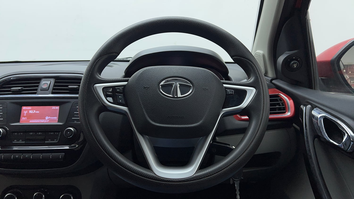 Used 2018 Tata Tiago Revotron XZA Petrol Automatic interior STEERING VIEW