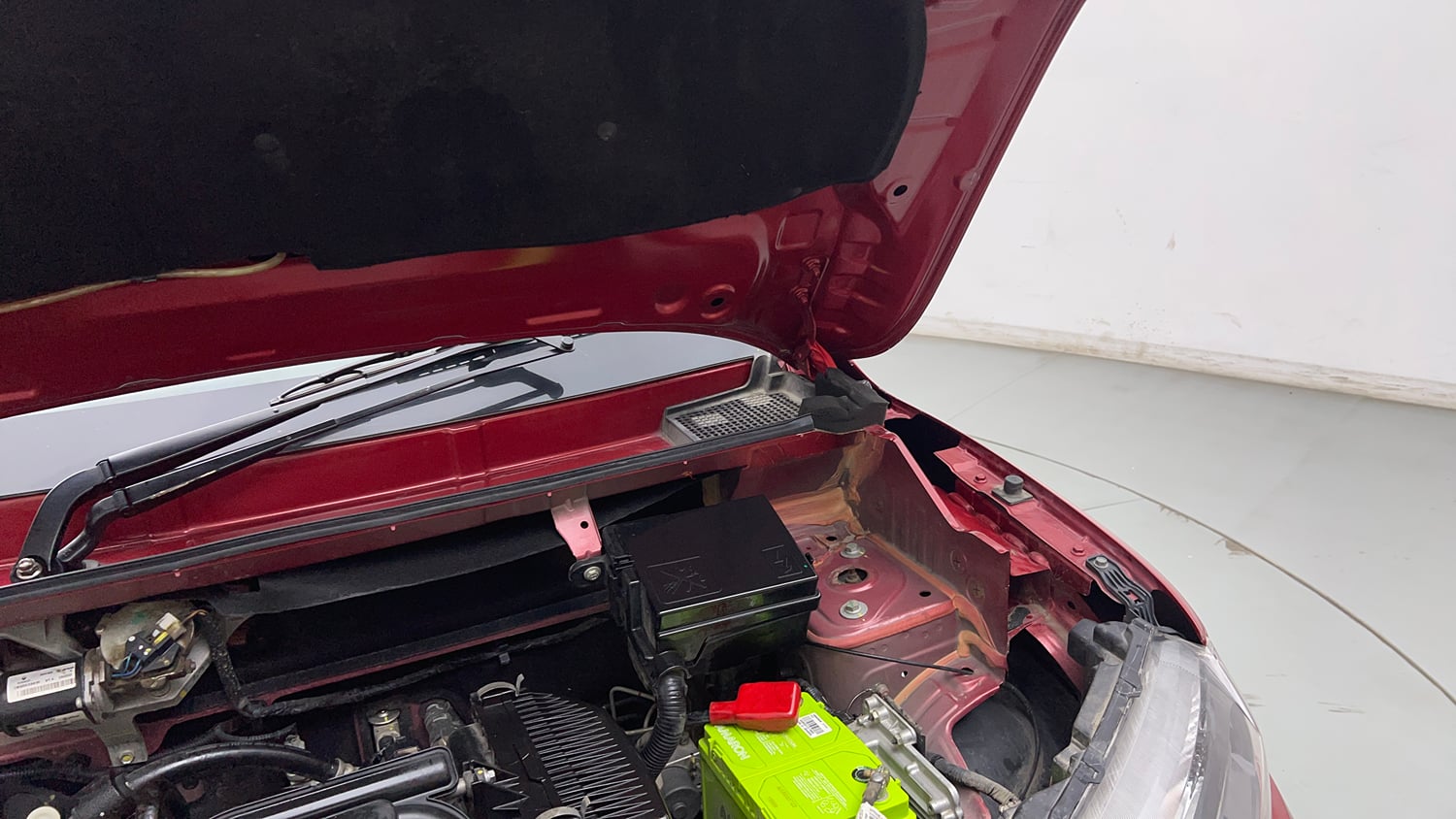 Used 2022 Renault Kwid RXT 1.0 AMT Petrol Automatic engine ENGINE LEFT SIDE HINGE & APRON VIEW