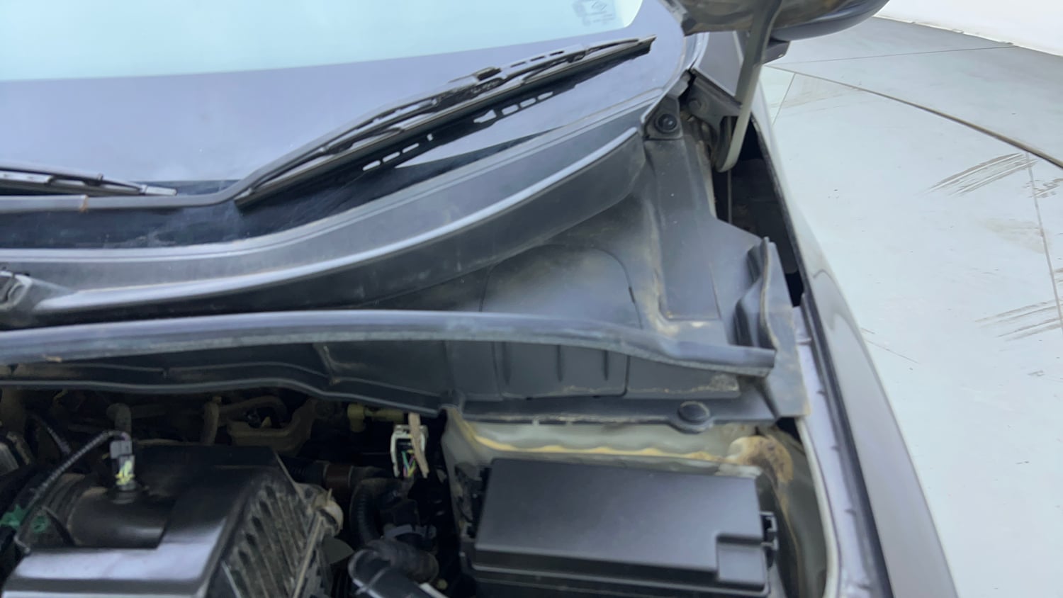 Used 2022 Honda City 4th Generation V Petrol Petrol Manual engine ENGINE LEFT SIDE HINGE & APRON VIEW