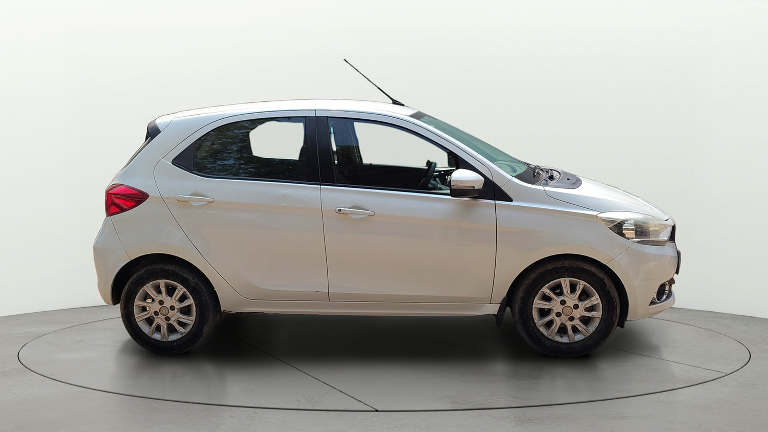Used 2018 Tata Tiago Revotorq XZ Diesel Manual exterior RIGHT SIDE VIEW