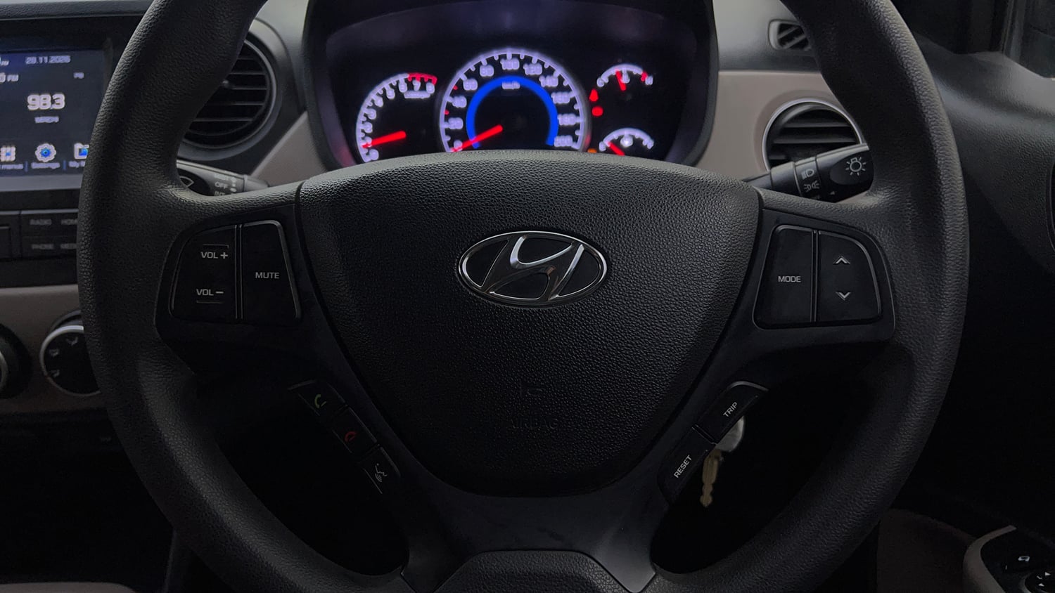 Used 2019 Hyundai Grand i10 Sportz 1.2 Kappa VTVT Petrol Manual top_features Airbags