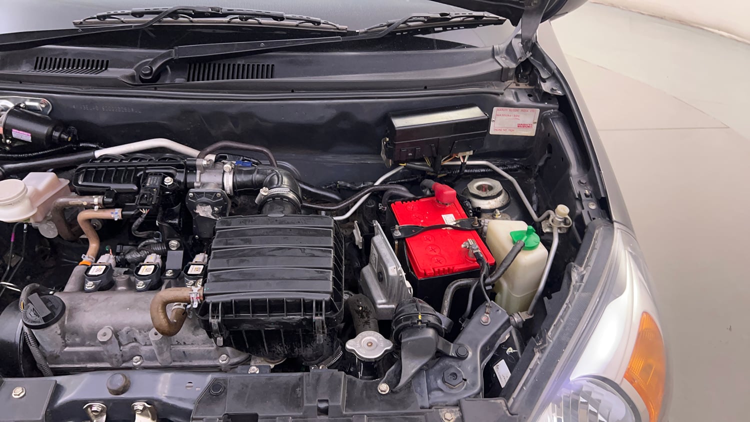 Used 2020 Maruti Suzuki Alto 800 VXi Petrol Manual engine ENGINE LEFT SIDE HINGE & APRON VIEW