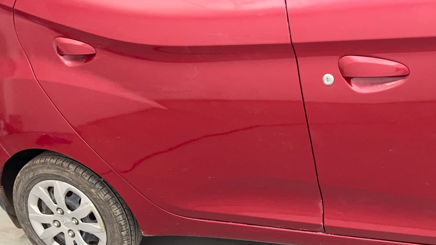 Used 2015 Hyundai Eon Magna + Petrol Manual dents MINOR SCRATCH