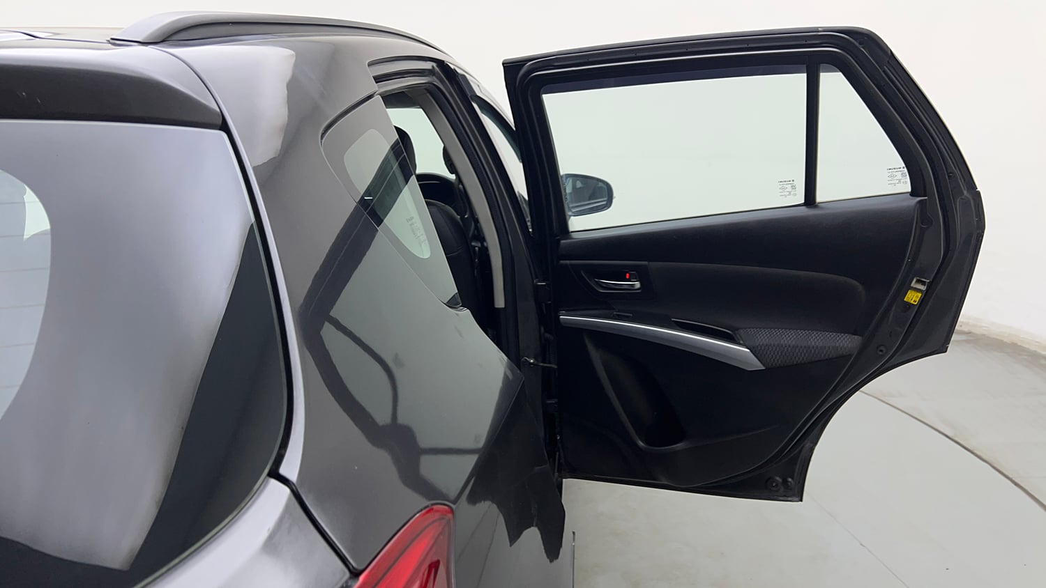 Used 2018 Maruti Suzuki S-Cross Zeta 1.3 Diesel Manual interior RIGHT REAR DOOR OPEN VIEW