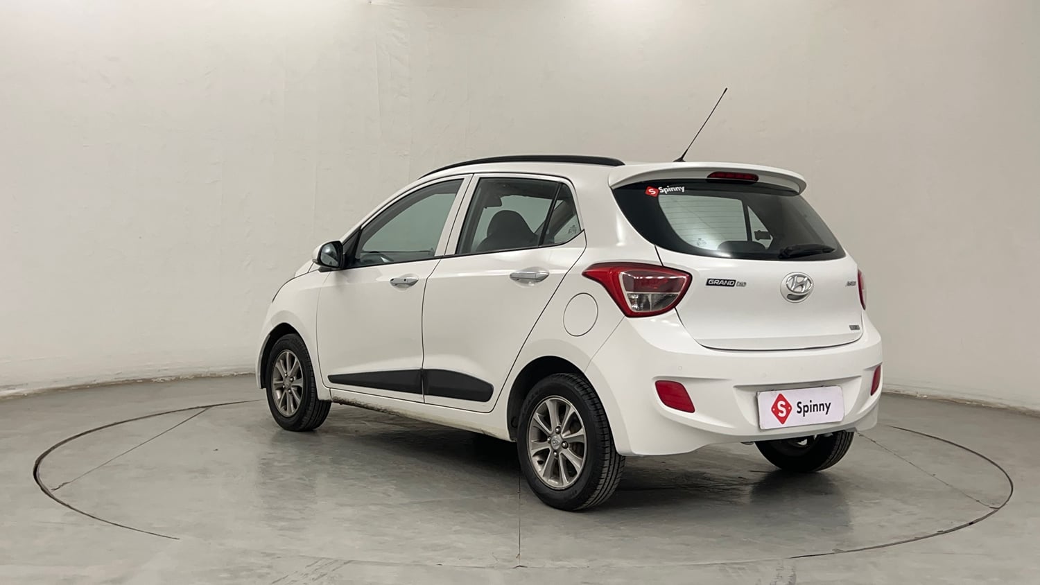 Used 2016 Hyundai Grand i10 Asta 1.2 Kappa VTVT (O) Petrol Manual exterior LEFT REAR CORNER VIEW