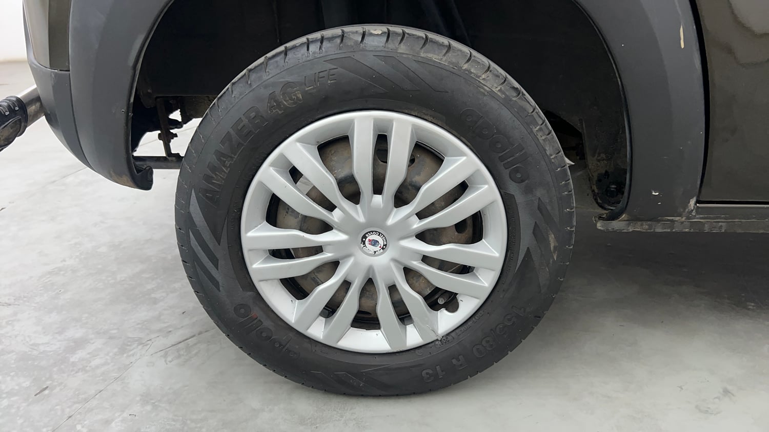 Used 2016 Renault Kwid RXT Petrol Manual tyres RIGHT REAR TYRE RIM VIEW