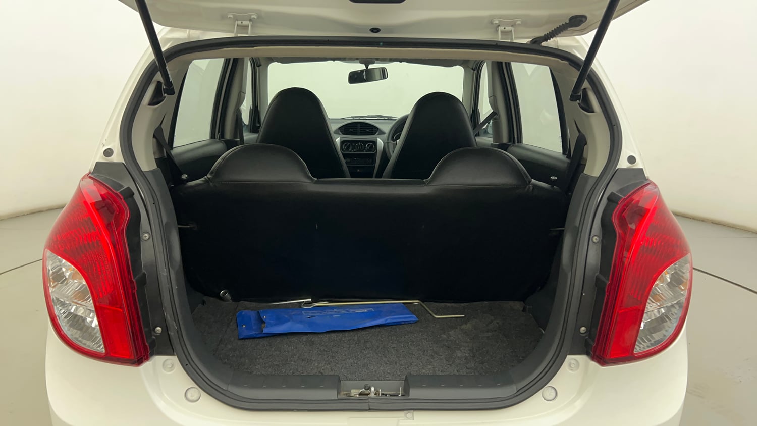 Used 2017 Maruti Suzuki Alto 800 LXi Petrol Manual interior DICKY INSIDE VIEW