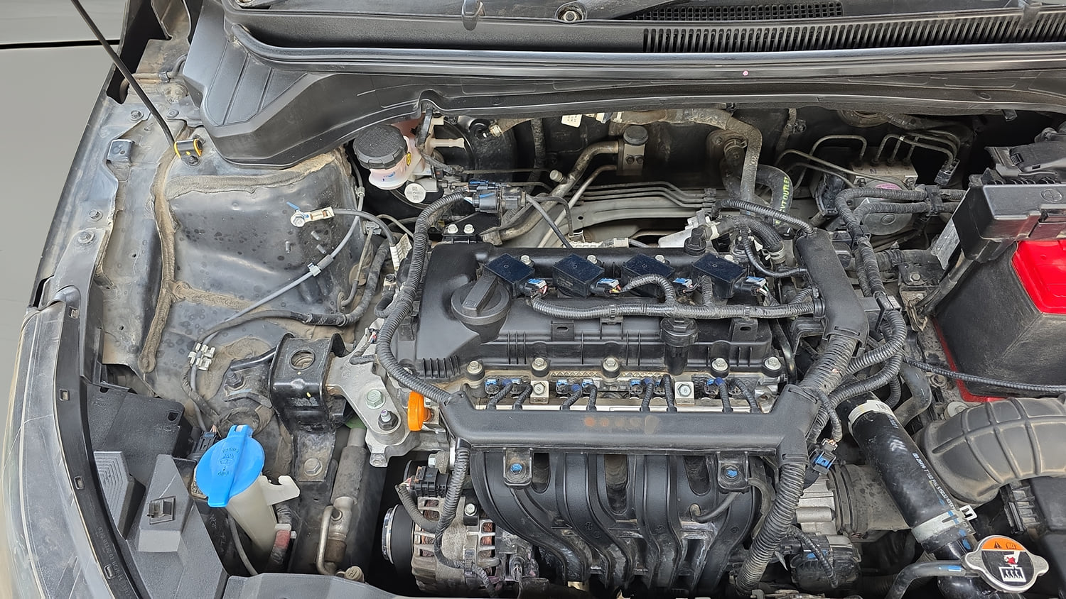 Used 2023 Hyundai New i20 Sportz 1.2 IVT Petrol Automatic engine ENGINE RIGHT SIDE VIEW