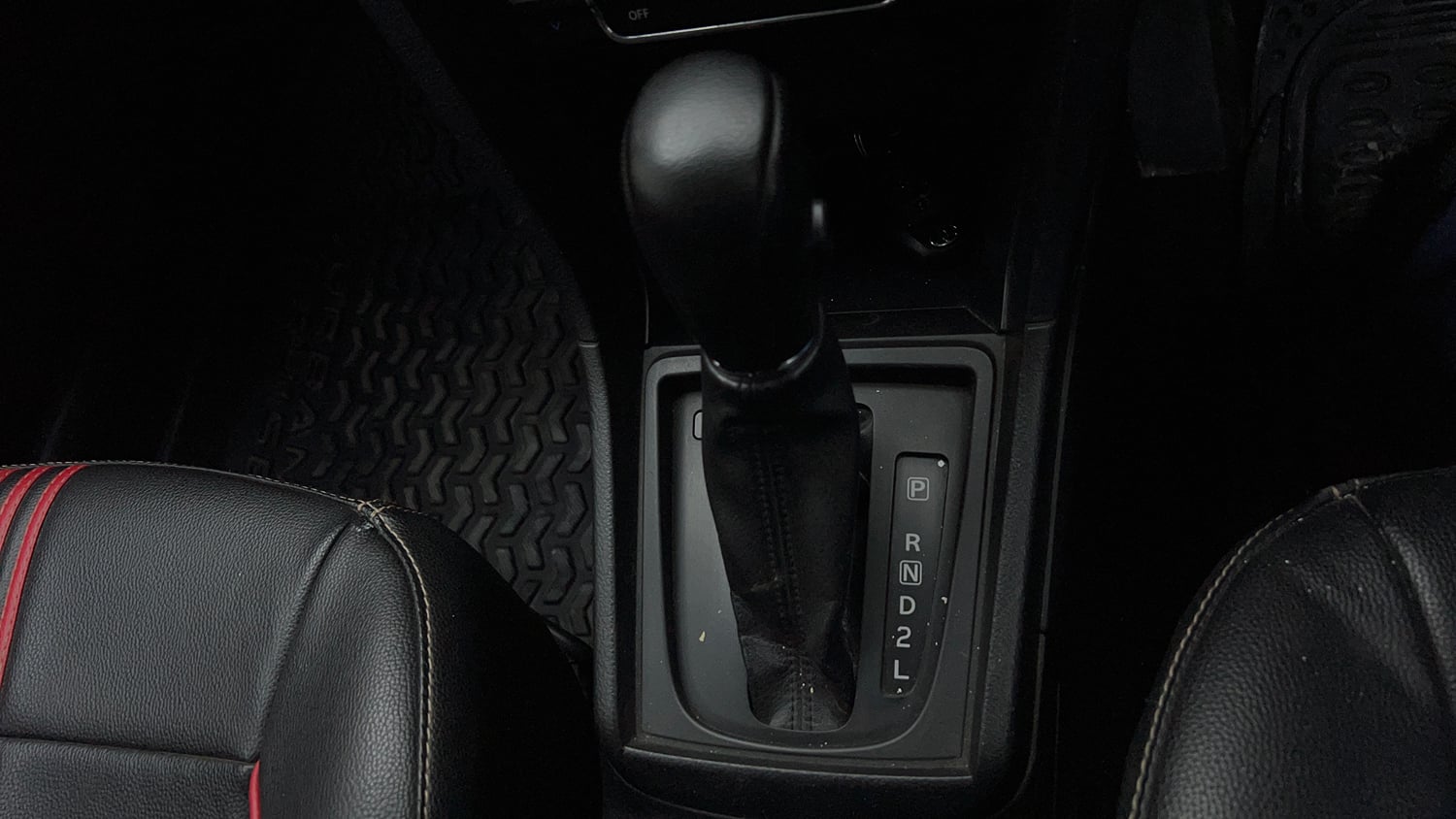 Used 2020 Toyota Urban Cruiser Premium Grade AT Dual Tone Petrol Automatic interior GEAR  KNOB VIEW