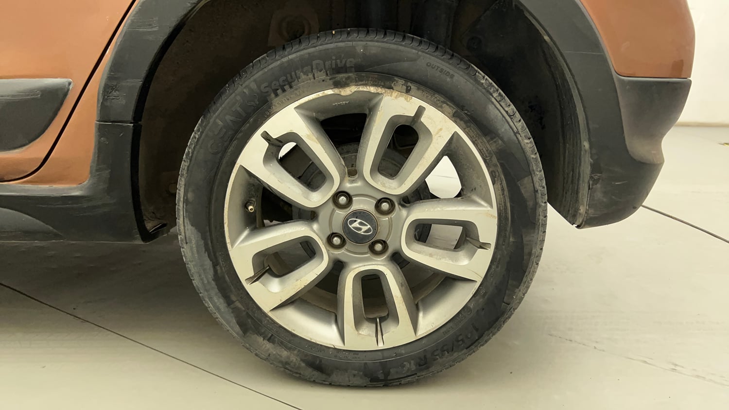 Used 2016 Hyundai i20 Active 1.2 S Petrol Manual tyres LEFT REAR TYRE RIM VIEW